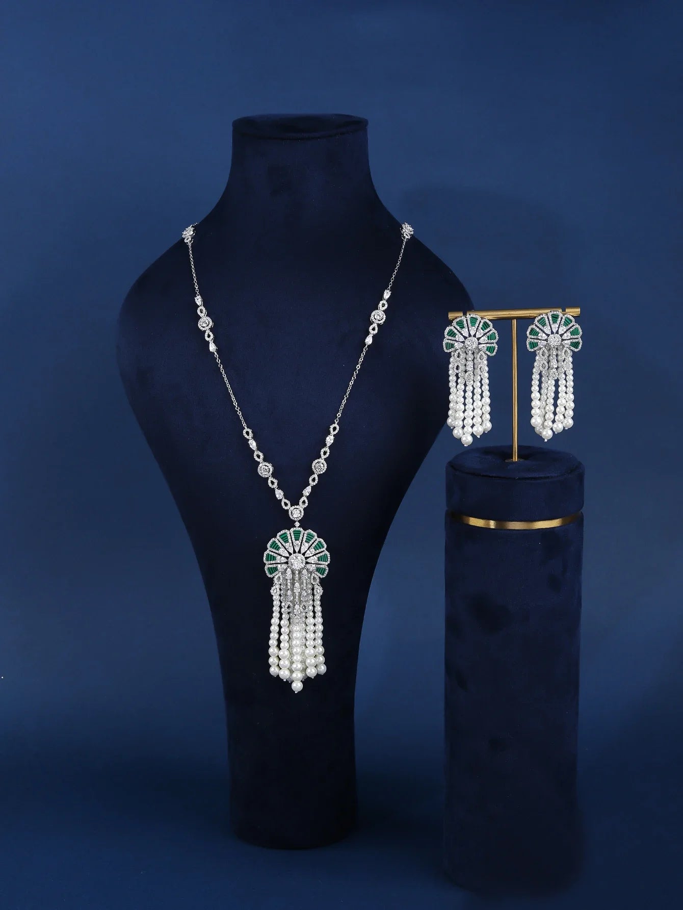 JEWEL jewelry; luxury zircon jewelry; women's pendant necklace; personalized necklace; women's jewelry.